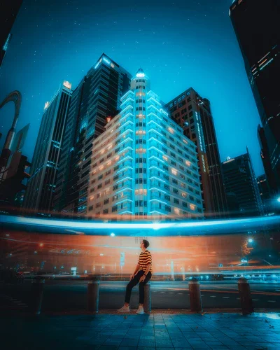 Thelutbay – NIGHT CITY