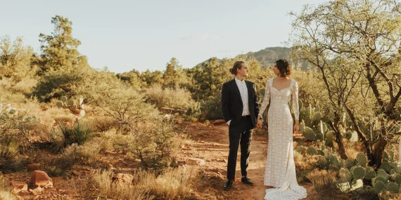 India Earl / Actions - DVLOP