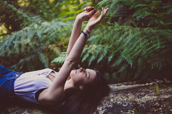 Julia Trotti - Almond