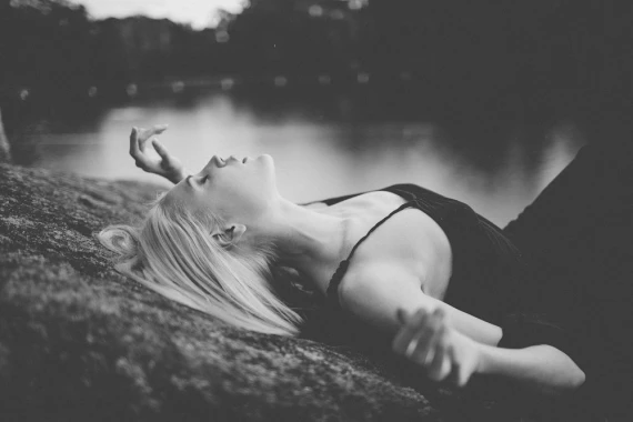 Julia Trotti - Black And White In Paris