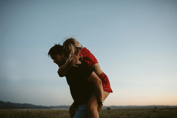 India Earl / Actions - DVLOP